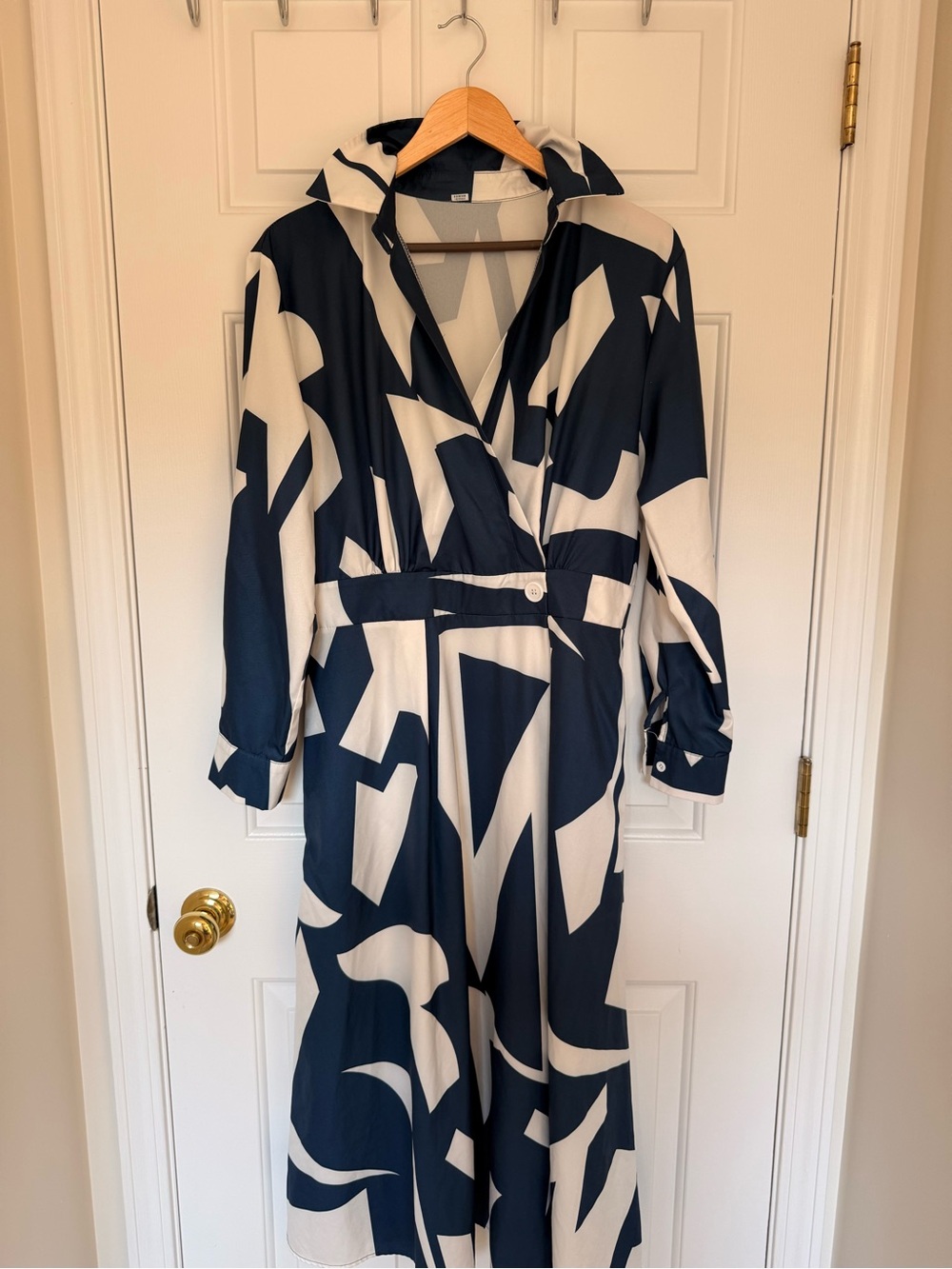 Dark blue and white maxi dress with collar